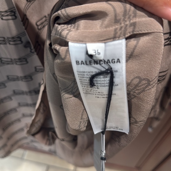 Balenciaga BB Logo Long Sleeve Minimal Collared Silk Shirt - Picture 6 of 6